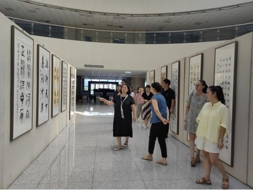 美術(shù)學(xué)院黨委組織教師參觀廉潔文化書畫作品展